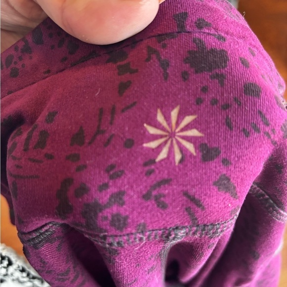 Athleta capris length women’s leggings size medium. Purple with black pattern. - Picture 10 of 10